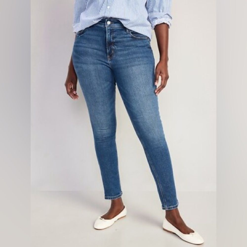 Extra High-Waisted Rockstar Super-Skinny ankle Jeans